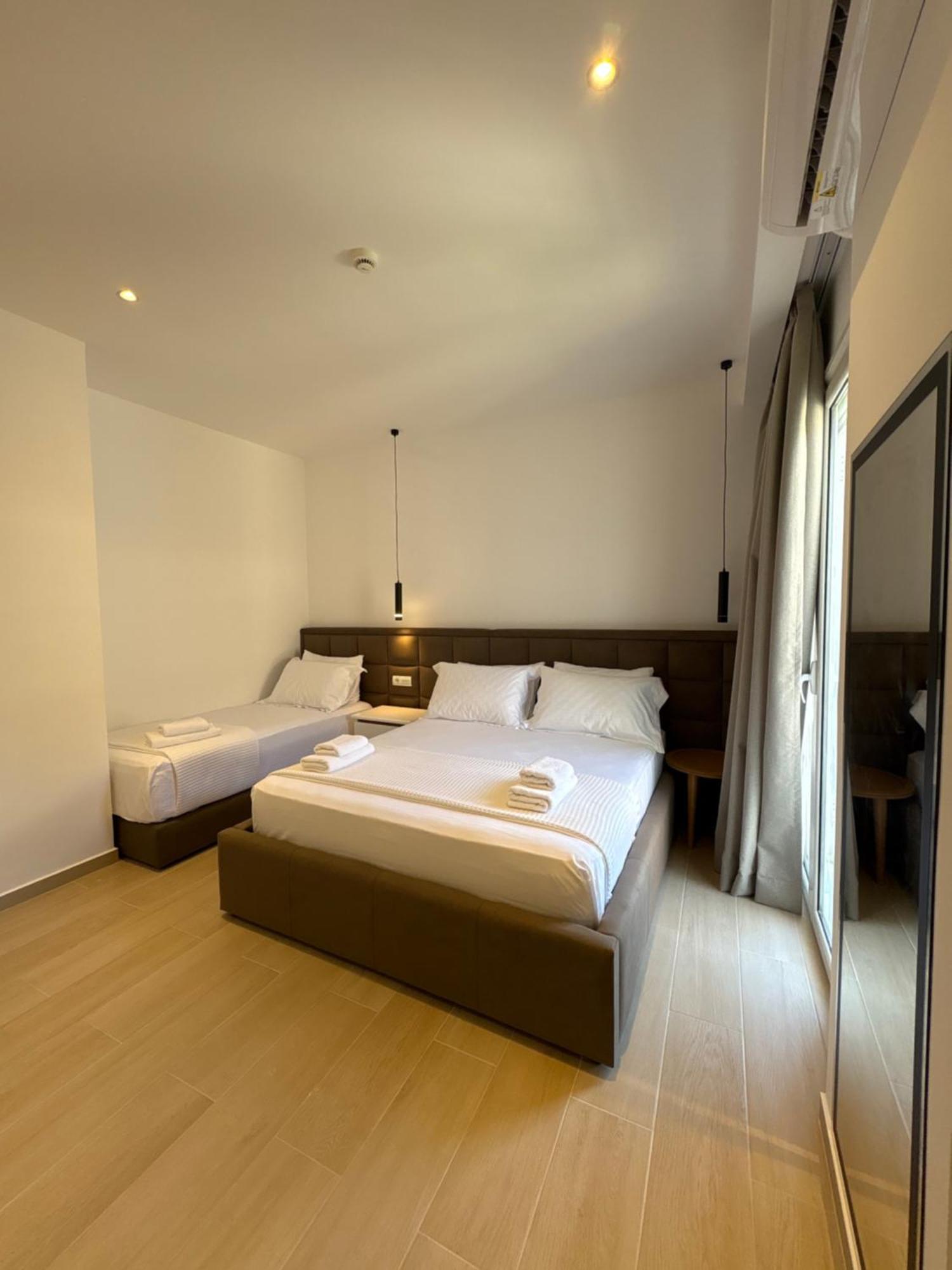 קסאמיל Xhonis Apartments מראה חיצוני תמונה