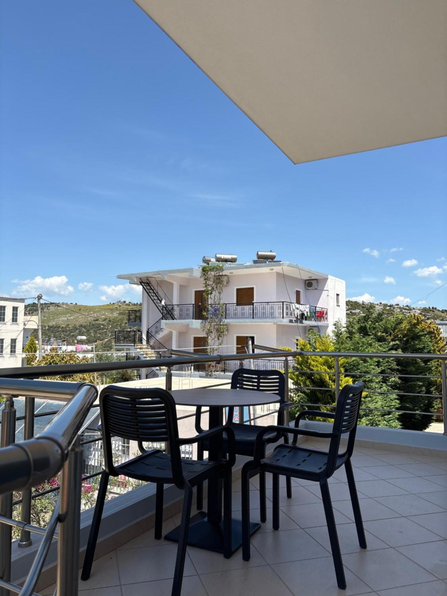 קסאמיל Xhonis Apartments מראה חיצוני תמונה