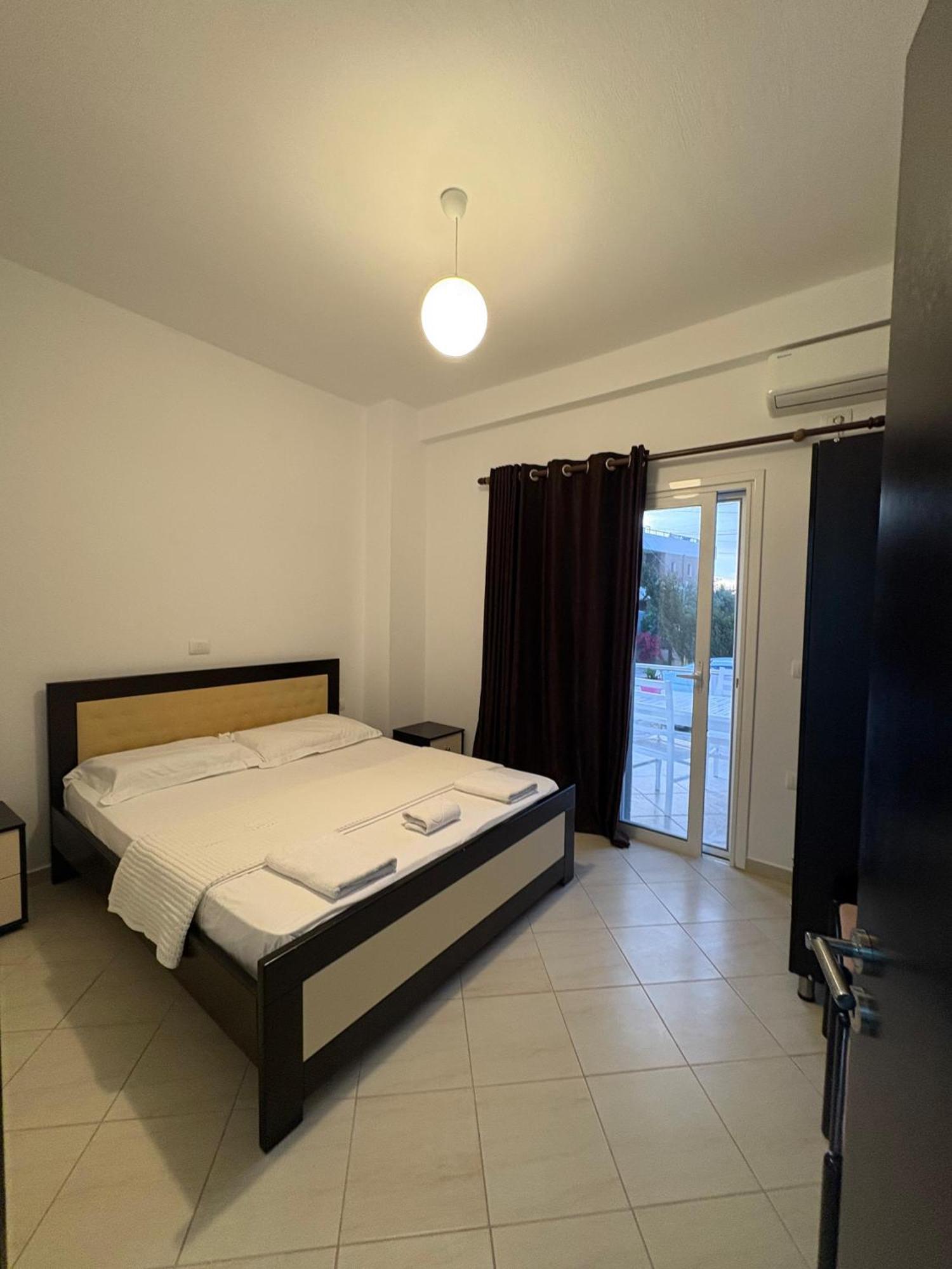 קסאמיל Xhonis Apartments מראה חיצוני תמונה