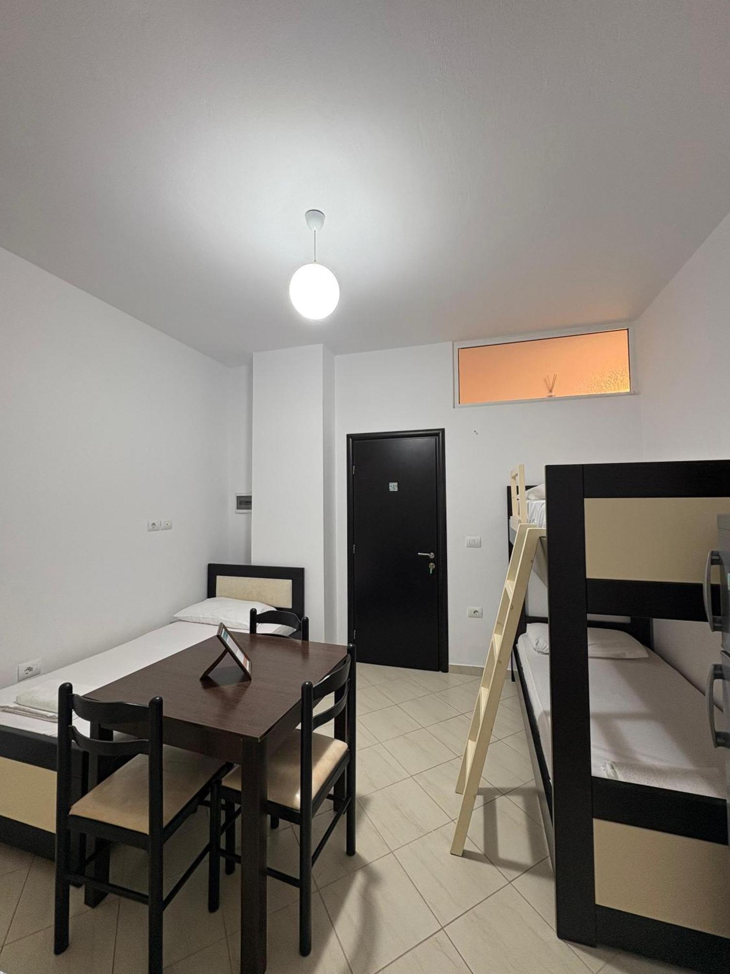 קסאמיל Xhonis Apartments מראה חיצוני תמונה